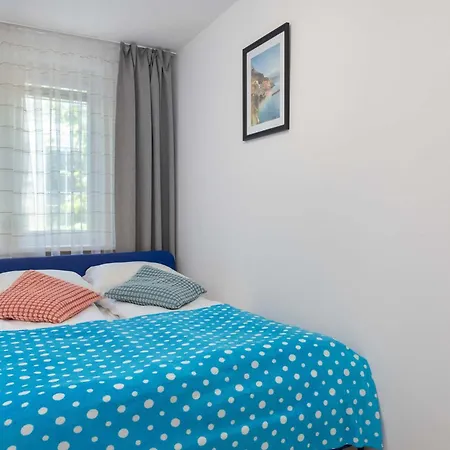 Apartment Cozy With Balcony Near The Forest In By Renters