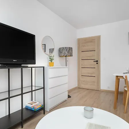 Cozy With Balcony Near The Forest In By Renters Sopot